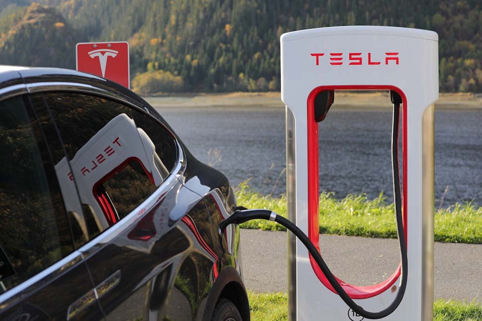 Tesla Model X Supercharger